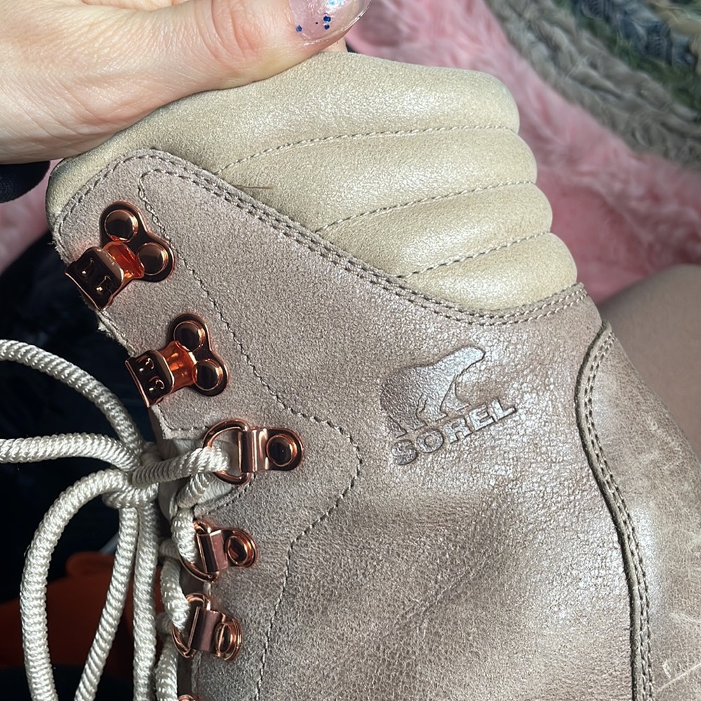 SOLD SOREL LEATHER hidden wedge combat boot tan & copper lace up bohemian chic - Picture 2 of 11